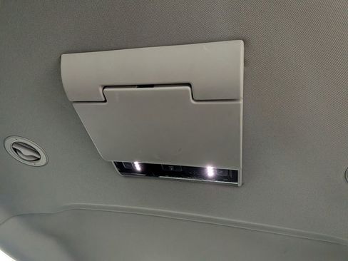 Used 2019 Chevrolet Suburban Premier image 38