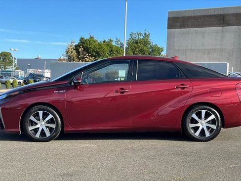 Certified 2018 Toyota Mirai image 9