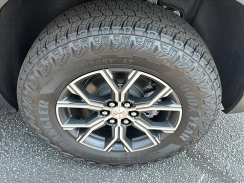 New 2026 GMC Acadia AT4 w/ Luxury Package AWD/4WD image 17