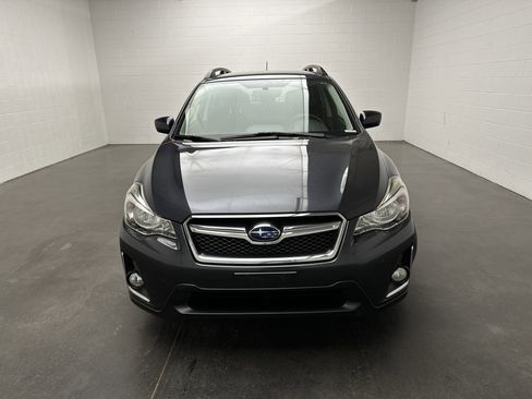 Used 2017 Subaru Crosstrek 2.0i Premium AWD/4WD image 3