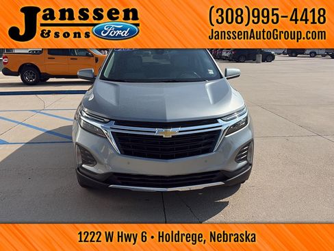 Used 2024 Chevrolet Equinox LT FWD image 3