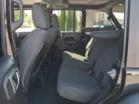 Used 2025 Jeep Wrangler Unlimited Rubicon image 10