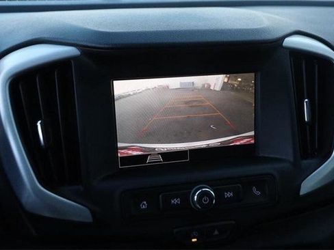 Used 2024 GMC Terrain SLE image 16