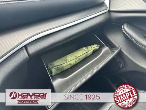 Used 2023 Jeep Grand Cherokee Altitude AWD/4WD image 12