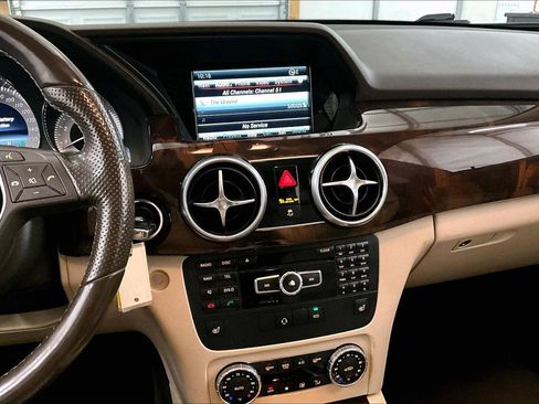 Used 2015 Mercedes-Benz GLK 350 4MATIC image 7