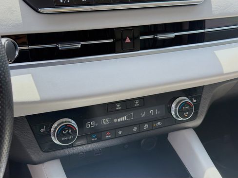 Used 2024 Mitsubishi Outlander SEL FWD image 12