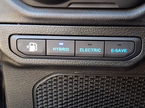 Used 2024 Jeep Wrangler Sahara w/ Safety Group image 23