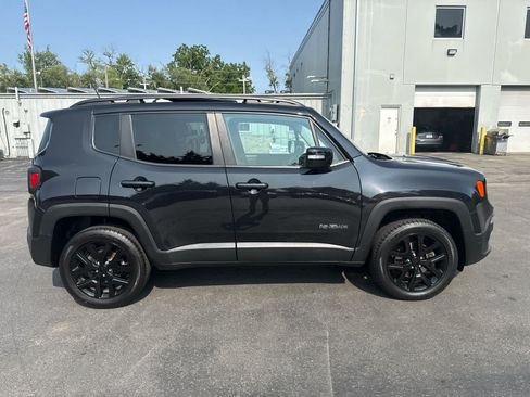 Used 2016 Jeep Renegade Latitude AWD/4WD image 2