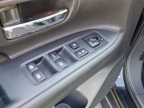 Used 2016 Mitsubishi Outlander FWD image 17