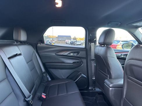 Used 2024 Chevrolet TrailBlazer RS w/ Driver Confidence Package image 32