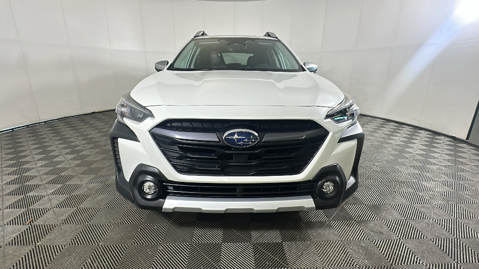 Used 2024 Subaru Outback Touring w/ Popular Package #2 AWD/4WD image 9