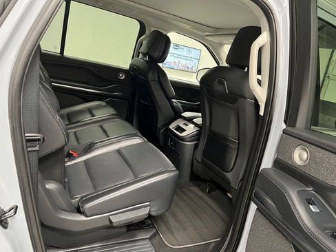 Used 2025 Lincoln Navigator L Reserve image 59