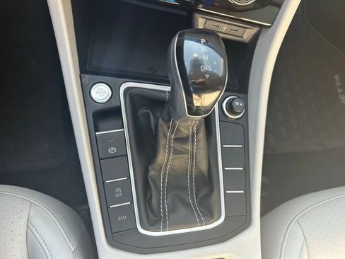 Used 2023 Volkswagen Jetta SE image 51