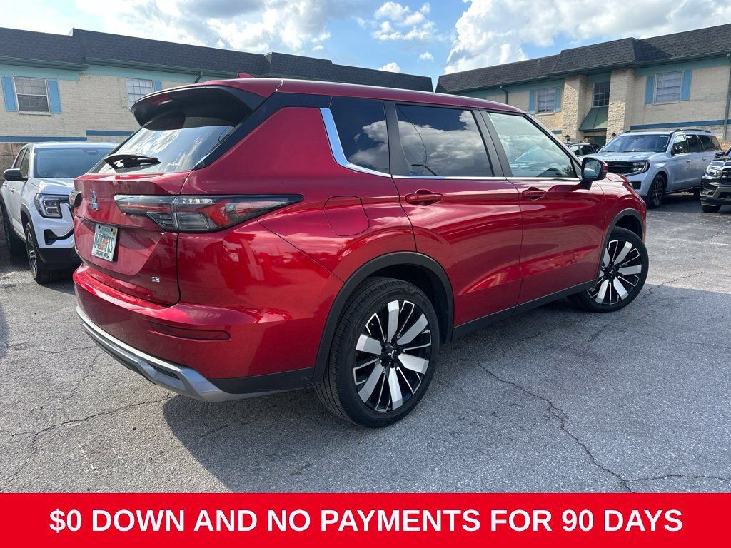 Used 2025 Mitsubishi Outlander SE AWD/4WD image 3