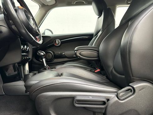 Used 2019 MINI Cooper S w/ Driver Assistance Package FWD image 3