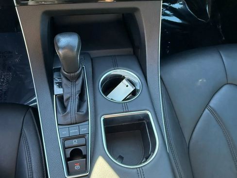 Used 2019 Toyota Avalon XLE image 13