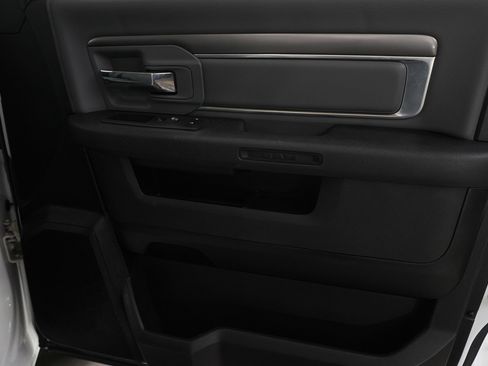 Used 2023 RAM 1500 Classic SLT image 9