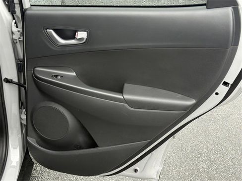 Certified 2023 Hyundai Kona SEL w/ Convenience Package image 16