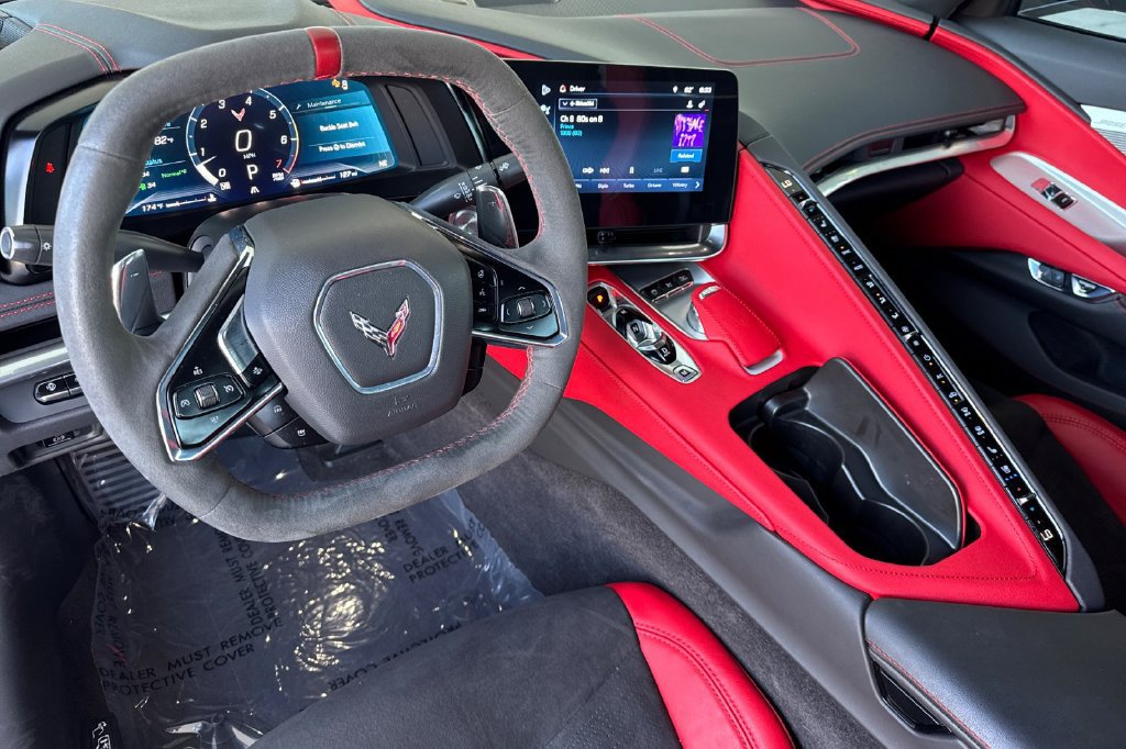 Used 2024 Chevrolet Corvette Stingray Preferred Cpe w/ Z51 Performance Package RWD image 6