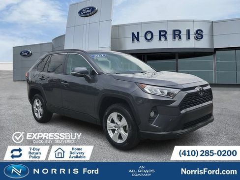 Used 2021 Toyota RAV4 XLE FWD image 1