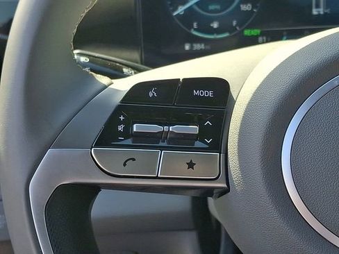 Used 2025 Hyundai Elantra SEL image 21