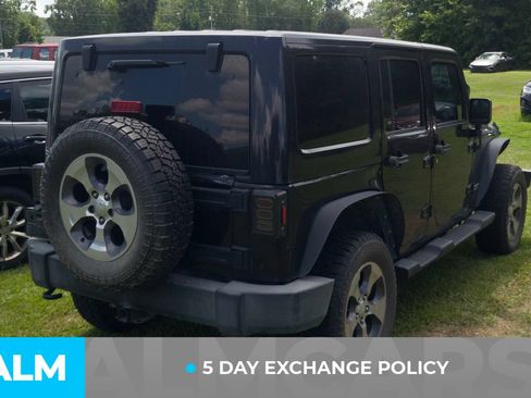 Used 2016 Jeep Wrangler Unlimited Sahara AWD/4WD image 3