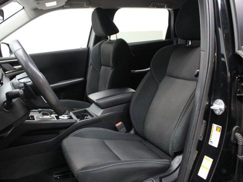 Used 2024 Mitsubishi Outlander ES image 8