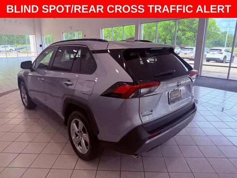 Used 2020 Toyota RAV4 Limited AWD/4WD image 5