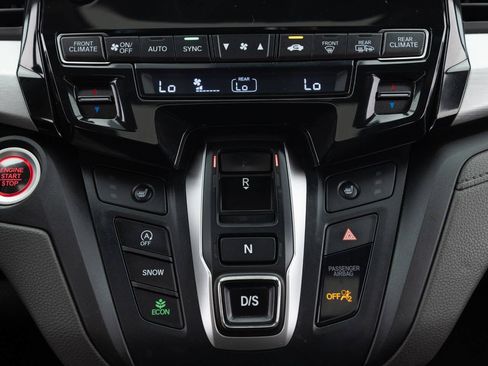 Used 2018 Honda Odyssey Touring image 36