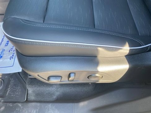 New 2026 Buick Enclave Sport Touring w/ Power Package image 18