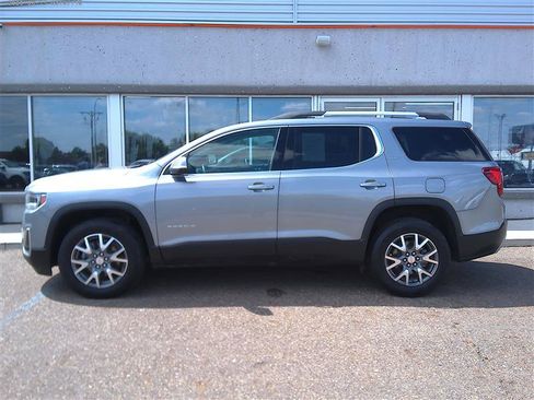 Used 2023 GMC Acadia SLT AWD/4WD image 2