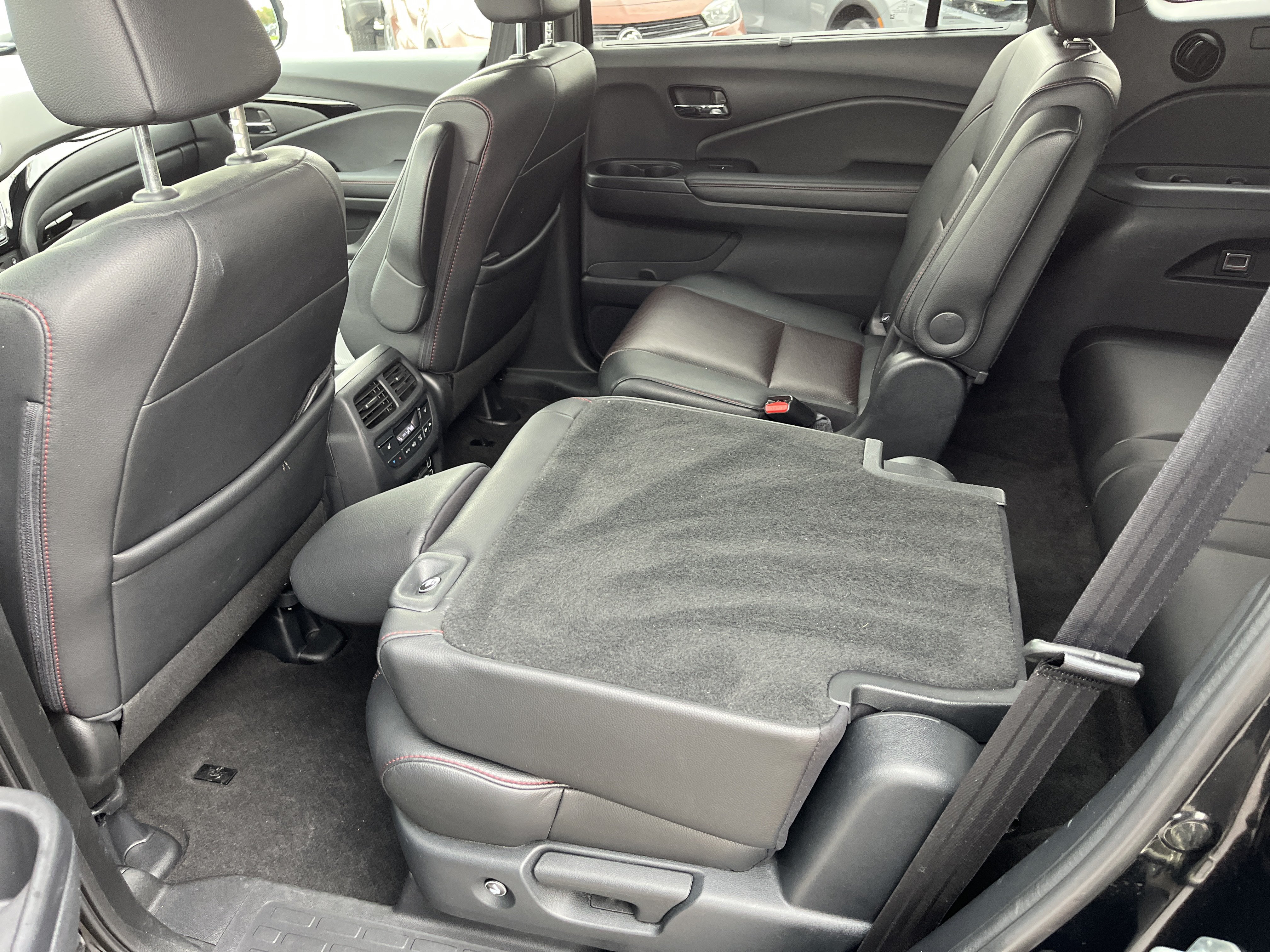 Used 2020 Honda Pilot Black Edition image 16