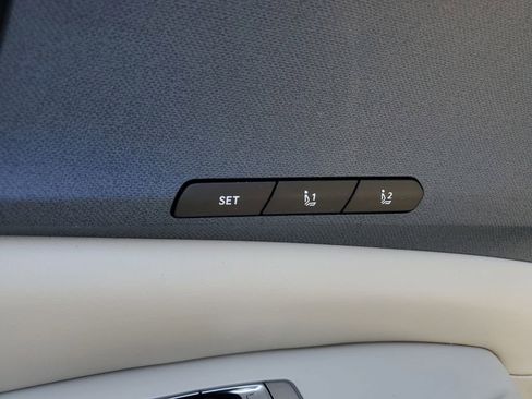 Used 2025 Kia Carnival EX image 13