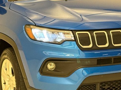 Used 2022 Jeep Compass Latitude FWD image 5