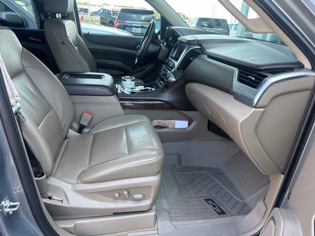 Used 2018 Chevrolet Suburban LT w/ Luxury Package AWD/4WD image 15