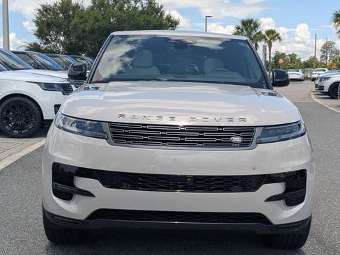 Used 2026 Land Rover Range Rover Sport SE AWD/4WD image 3