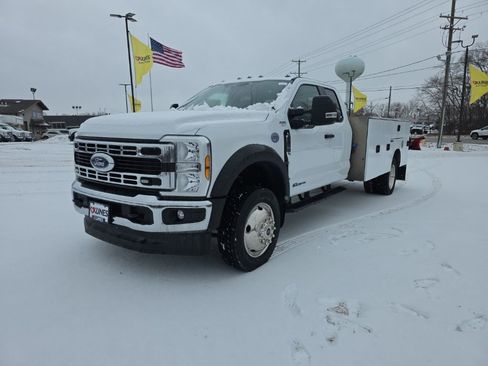 New 2025 Ford F550 4x4 Supercab Super Duty image 3