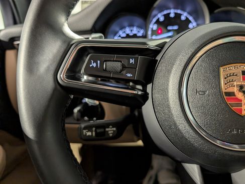 Certified 2025 Porsche Macan image 26