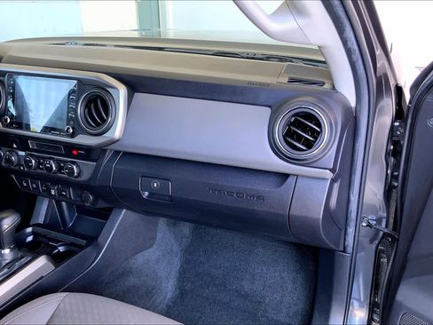 Used 2023 Toyota Tacoma SR5 AWD/4WD image 19