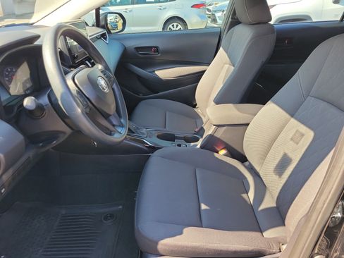 Used 2025 Toyota Corolla LE image 17