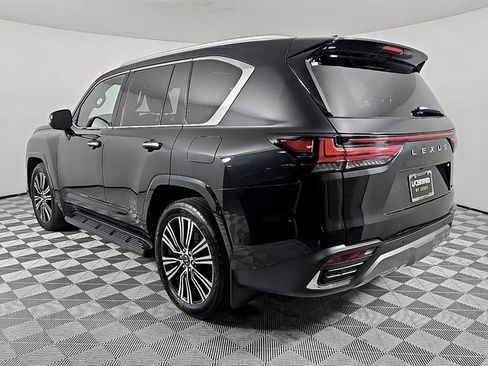 Used 2024 Lexus LX 600 4WD w/ Luxury Package image 7