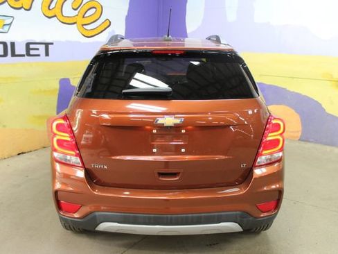 Used 2019 Chevrolet Trax LT w/ LT Convenience Package FWD image 7