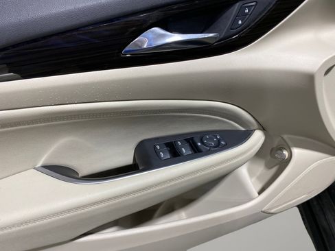 Used 2019 Buick Regal Essence image 10
