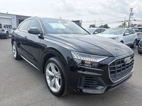 Used 2023 Audi Q8 Premium AWD/4WD image 7
