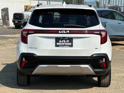 Used 2024 Kia Seltos S AWD/4WD image 5
