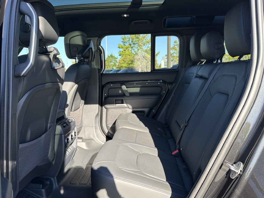 New 2026 Land Rover Defender 110 S AWD/4WD image 5