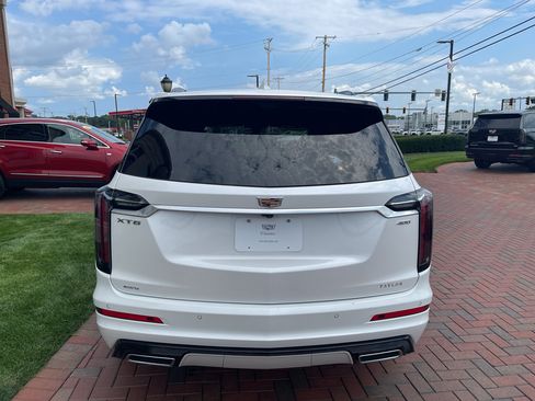 Used 2025 Cadillac XT6 Sport w/ Platinum Package AWD/4WD image 9