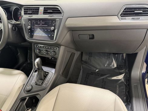 Used 2021 Volkswagen Tiguan SE AWD/4WD image 30