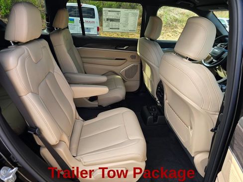 New 2026 Jeep Grand Cherokee L Limited w/ Trailer Tow Package AWD/4WD image 24