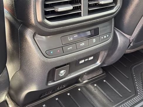 Used 2023 Honda Pilot TrailSport image 26